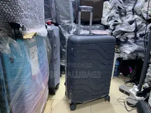 Big Size Grey Colour Unbreakable Travel Luggage