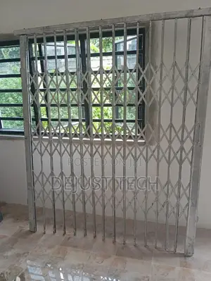 Luxury Collapsible Barrier Door
