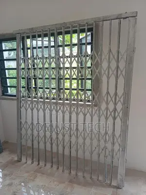 Luxury Collapsible Barrier Door
