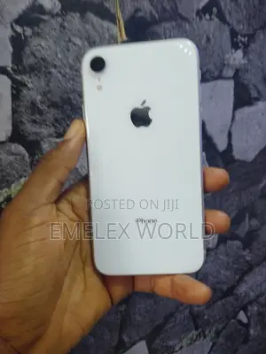 Apple iPhone XR 64 GB White