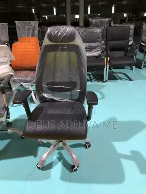 Office Chair With Swivel and Arm