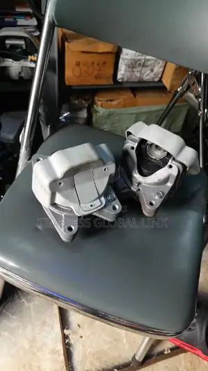 Engine Seating PORSCHE Macan