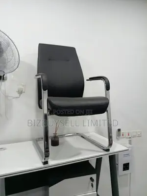 Executive Office Visitors Chair, Padded Chair.