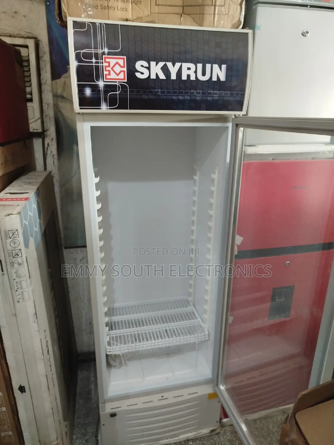 Skyrun Show Class Fridge