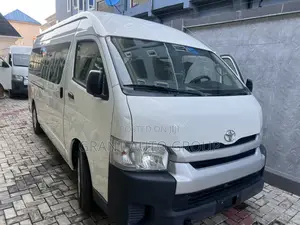 Toyota HiAce 2019 White