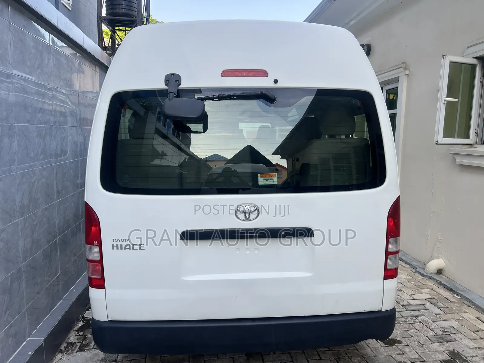 Toyota HiAce 2019 White