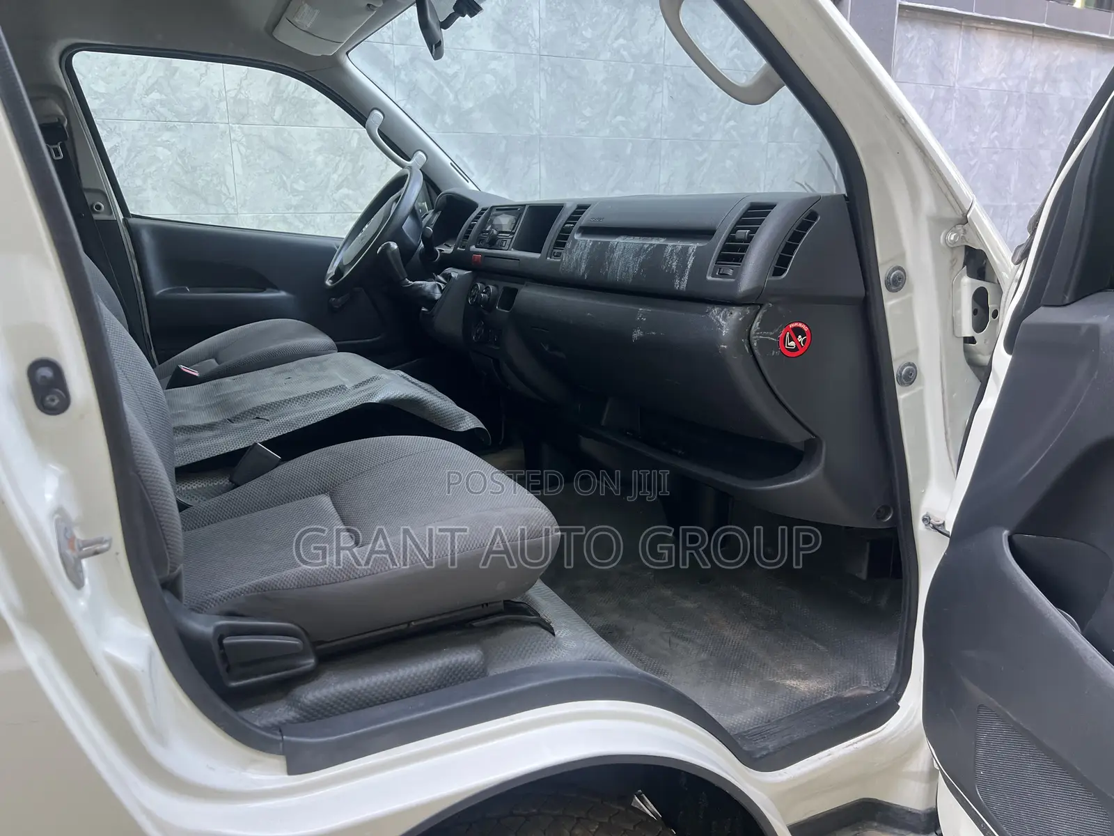 Toyota HiAce 2019 White