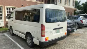 Hummer 2 Bus for Hire.