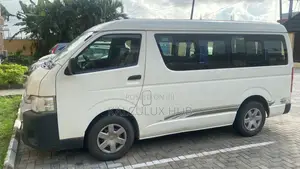 Hummer 2 Bus for Rent