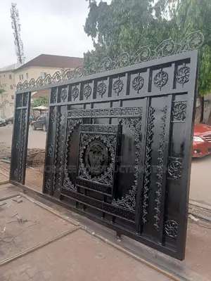 Black Flowers Gate