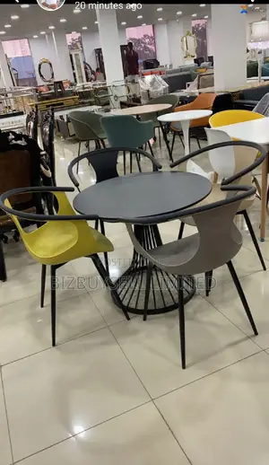 4 Seaters Mini Dining Table And Chair.
