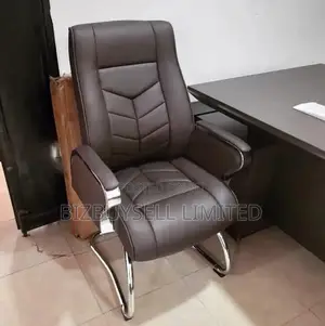 Super Executive Office Visitors Chair With Armrest and Metal Legs.