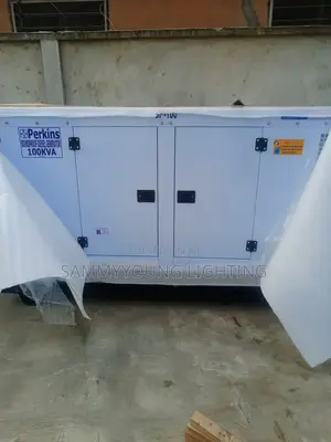 Perkins England Soundproof Diesel Generator 100kva