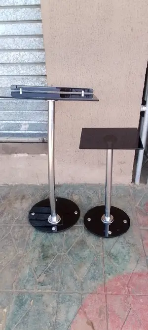 High Quality Executive Thick Glass Single Pole Pulpit