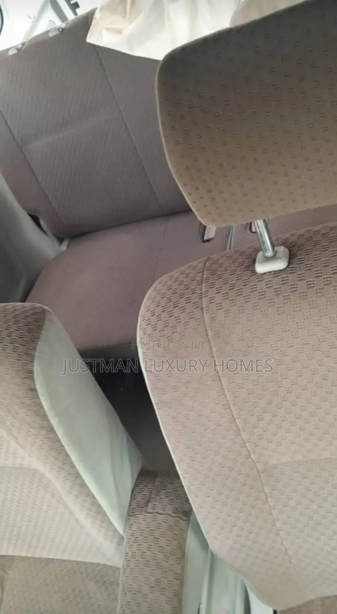 Suzuki Every 2010 White