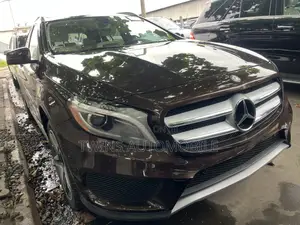Mercedes-Benz GLA 250 2015 Brown