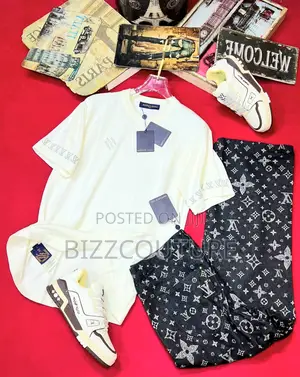 Original LOUIS VUITTON T-Shirts Available in Store