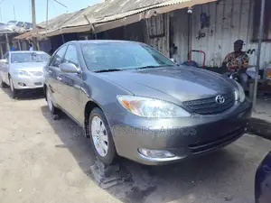 Toyota Camry 2004 Gray