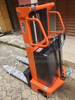 2t Semi Electric Stacker