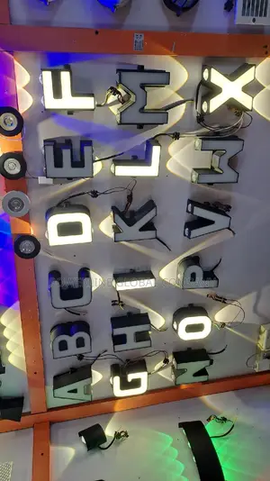 Wall Light for Homes/ Hotels/ Companies/ Offices