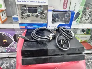Ps4 Fat With Two Pad and 10 Game's