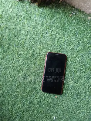 Apple iPhone XR 64 GB Red