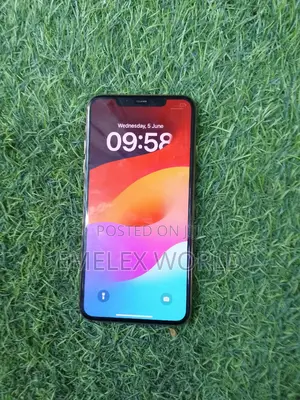 Apple iPhone 11 Pro Max 64 GB Gold