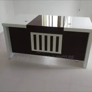1.6meter White And Brown Executive Table