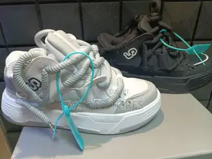 High Quality Fashion Sneakers