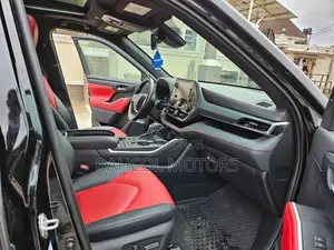 Toyota Highlander XSE 2021 Black