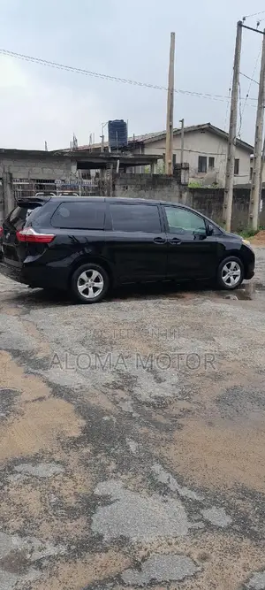 Toyota Sienna 2015 Black