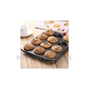 12 Space Cup Cake Pan Non Stick