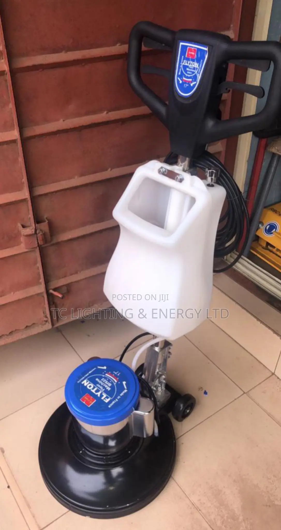 Flyton Scrubbing Machine