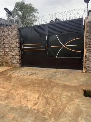 12ft Plain Gate