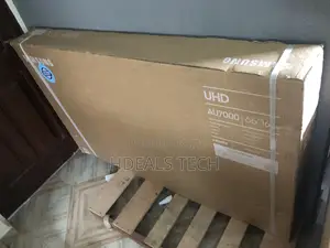 Uhd Smart Samsung 65 Inches Television.