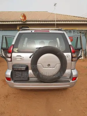 Toyota Land Cruiser 2005 Silver