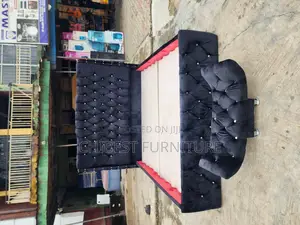 6by6 Black Upholstery Padded Bed Frame With Footrest
