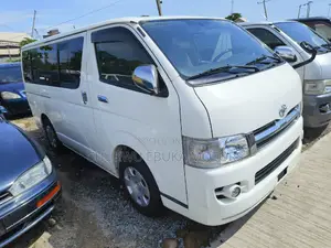 Toyota HiAce 2013 White