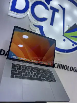 Laptop Apple MacBook Pro 2017 16GB Intel Core i7 SSD 512GB
