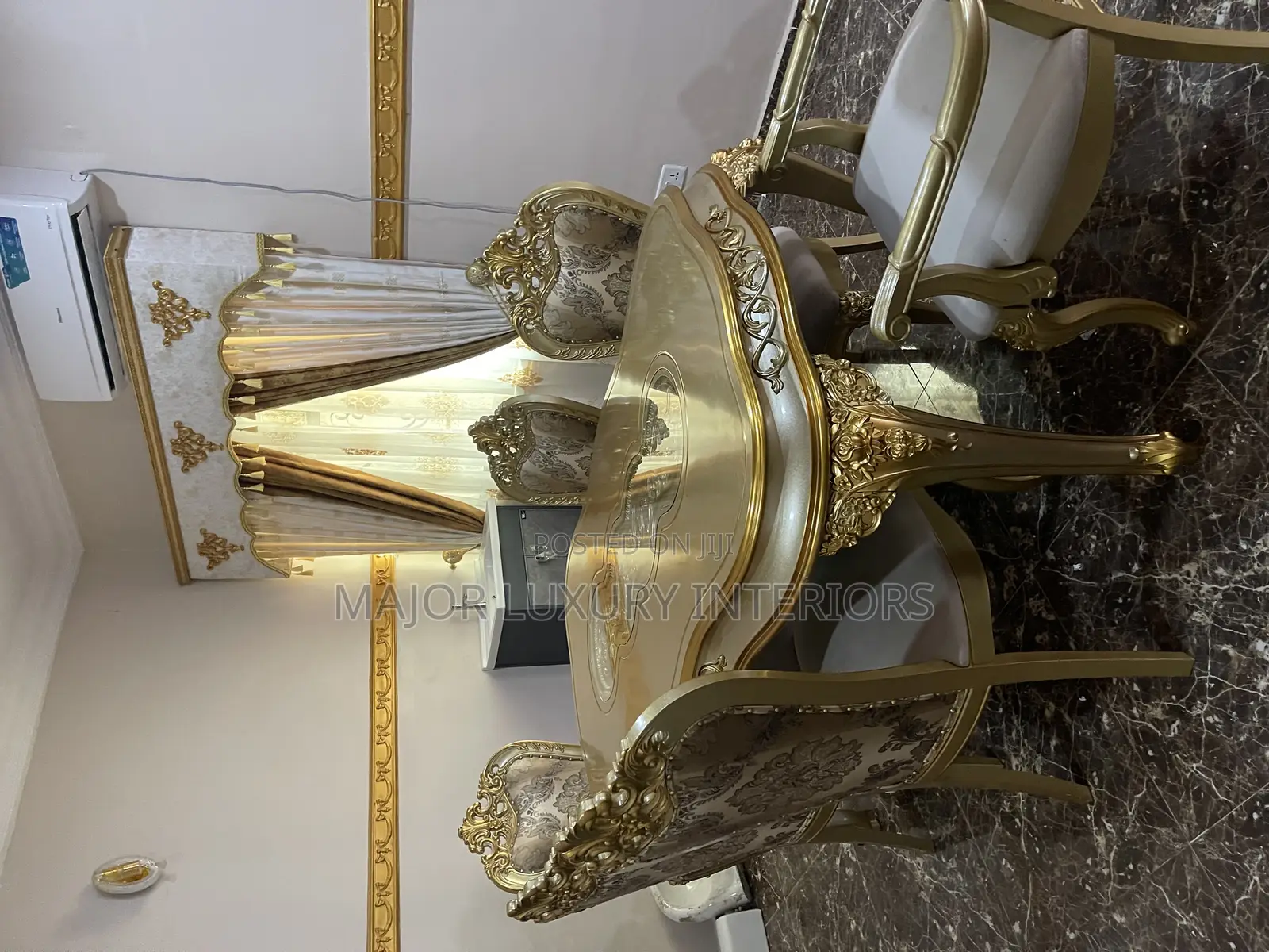 High Quality Royal Dining Set