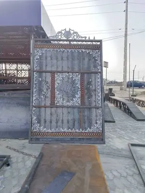 Professional Design Gate