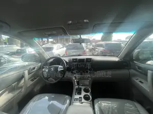 Toyota Highlander Limited 3.5l 4WD 2013 Burgundy