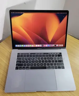 Laptop Apple MacBook 2018 32GB Intel Core I9 SSD 1T