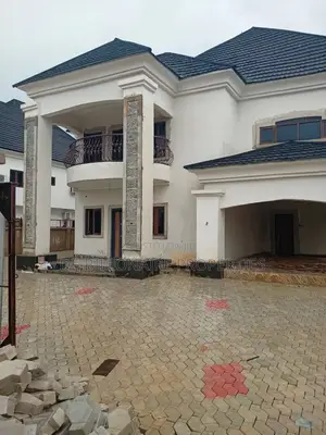 5bdrm Duplex in New Owerri for sale