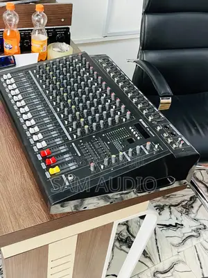 Yamaha Mixer With Amplifier