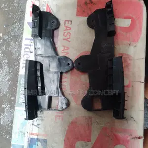 Set Head Lamp Clip or Hanger Es 350 2010 Model