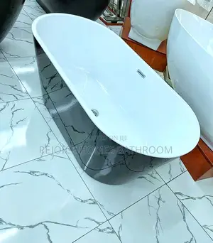 Black and White Freestanding Bathtub