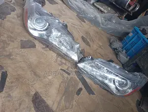 Set Headlamp for Toyota Camry 2015 Available as Seen