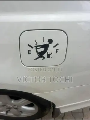 E - F Dragging Car Fuel Tank Cover Sticker