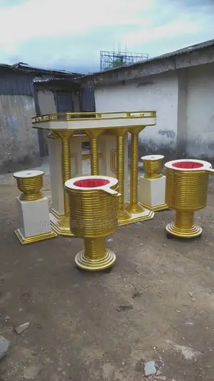 Four Pillars Church Pulpits